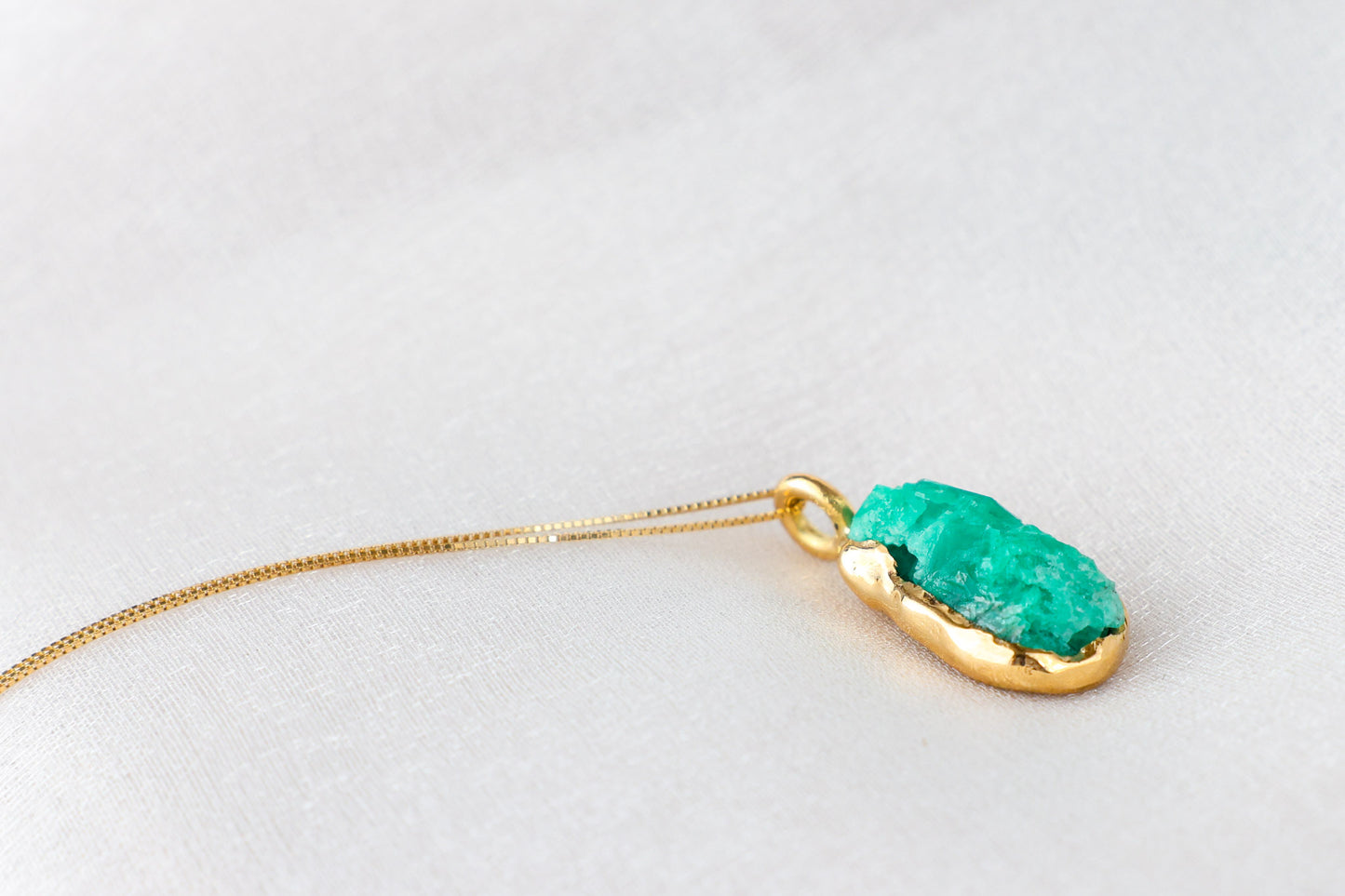 Corazón de Monte – Emerald 18k Gold Pendant
