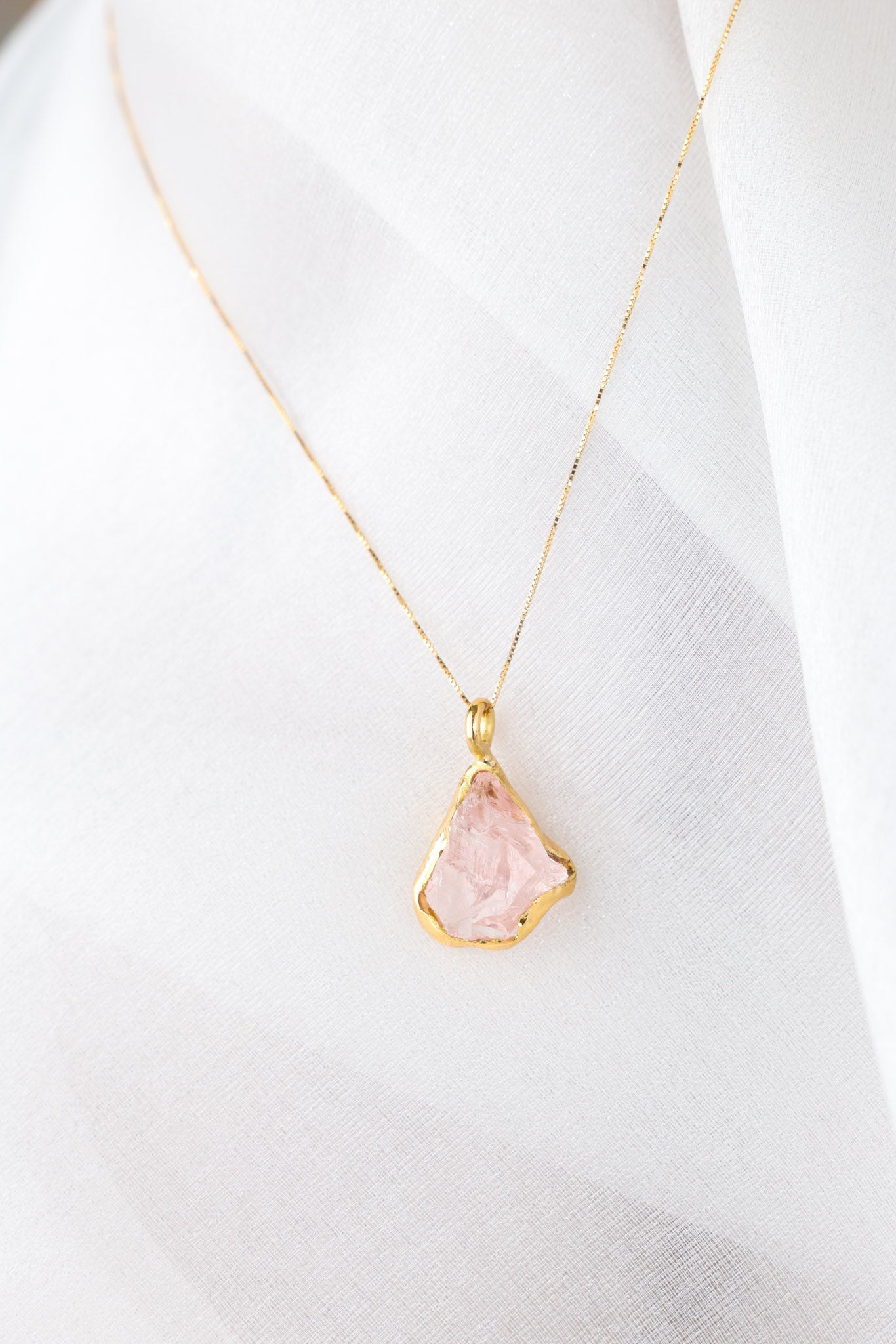 Éloa – Rose Quartz 18k Gold Pendant