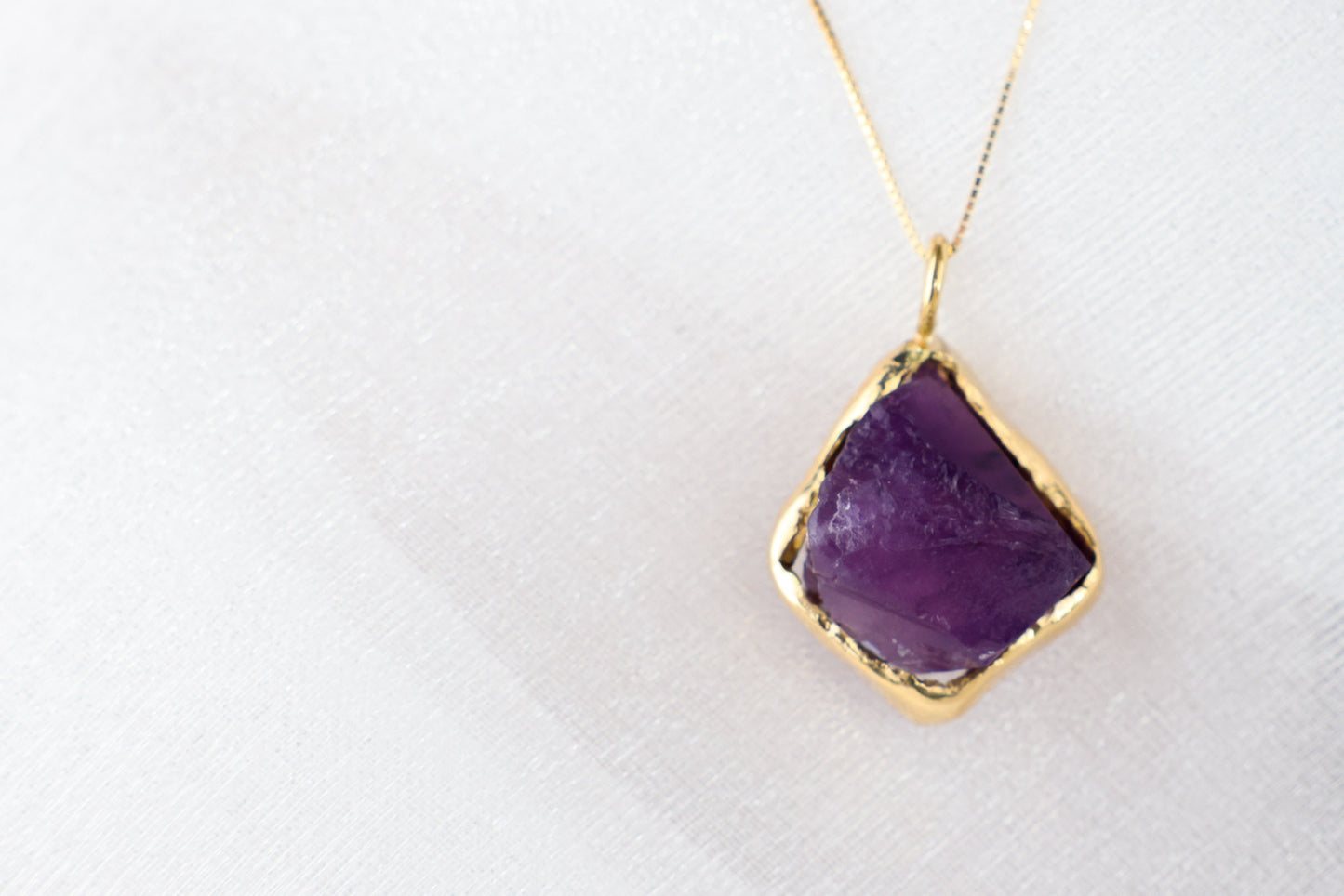 Lunara – Amethyst 18k Gold Pendant