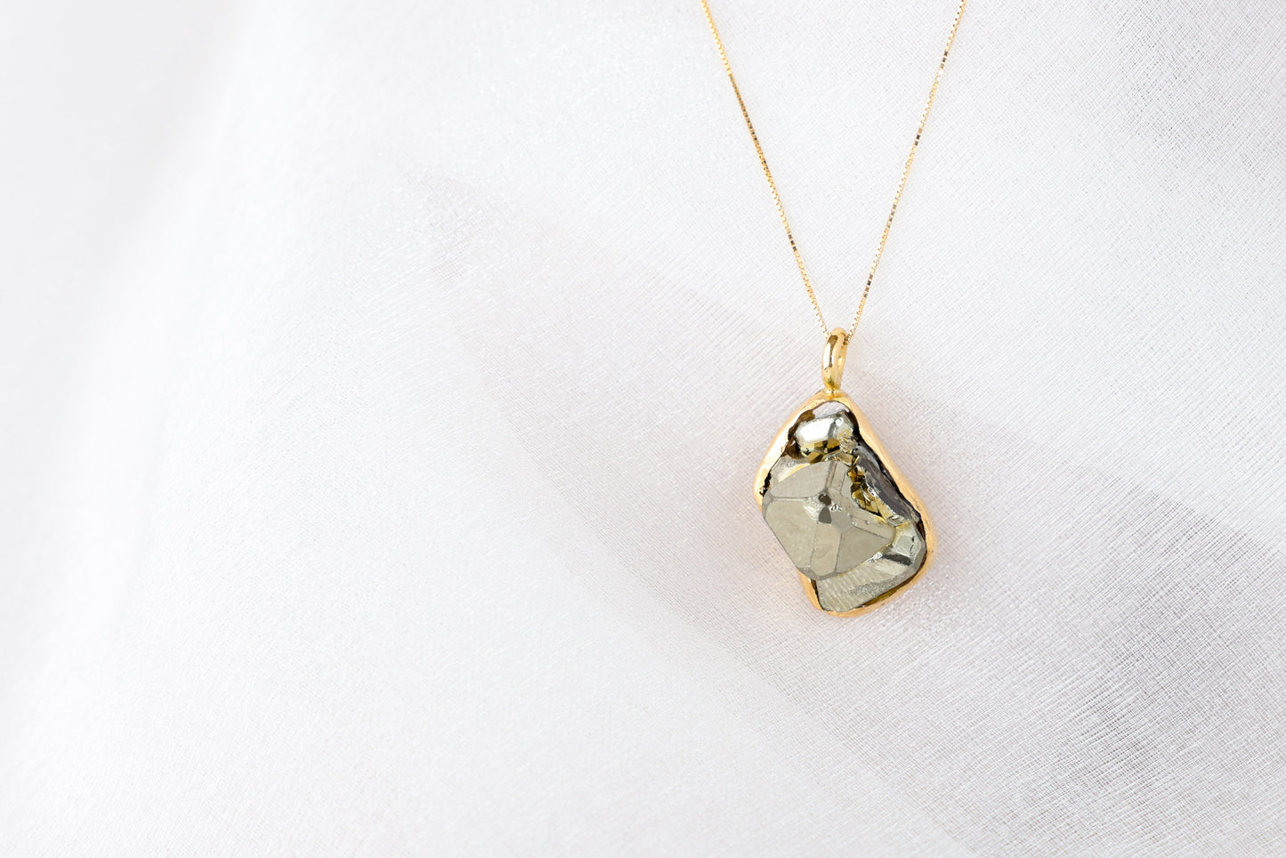 Noor – Pyrite 18k Gold Pendant