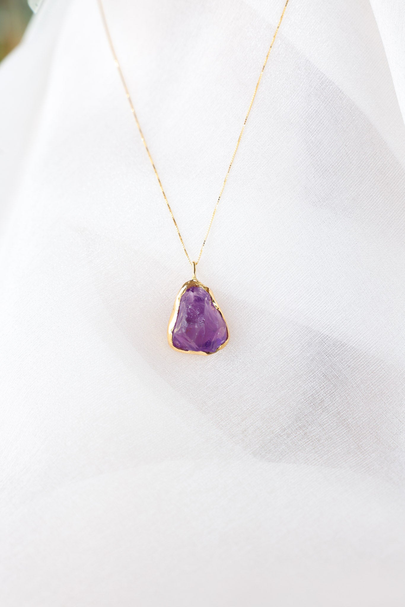 Selene – Amethyst 18k Gold Pendant