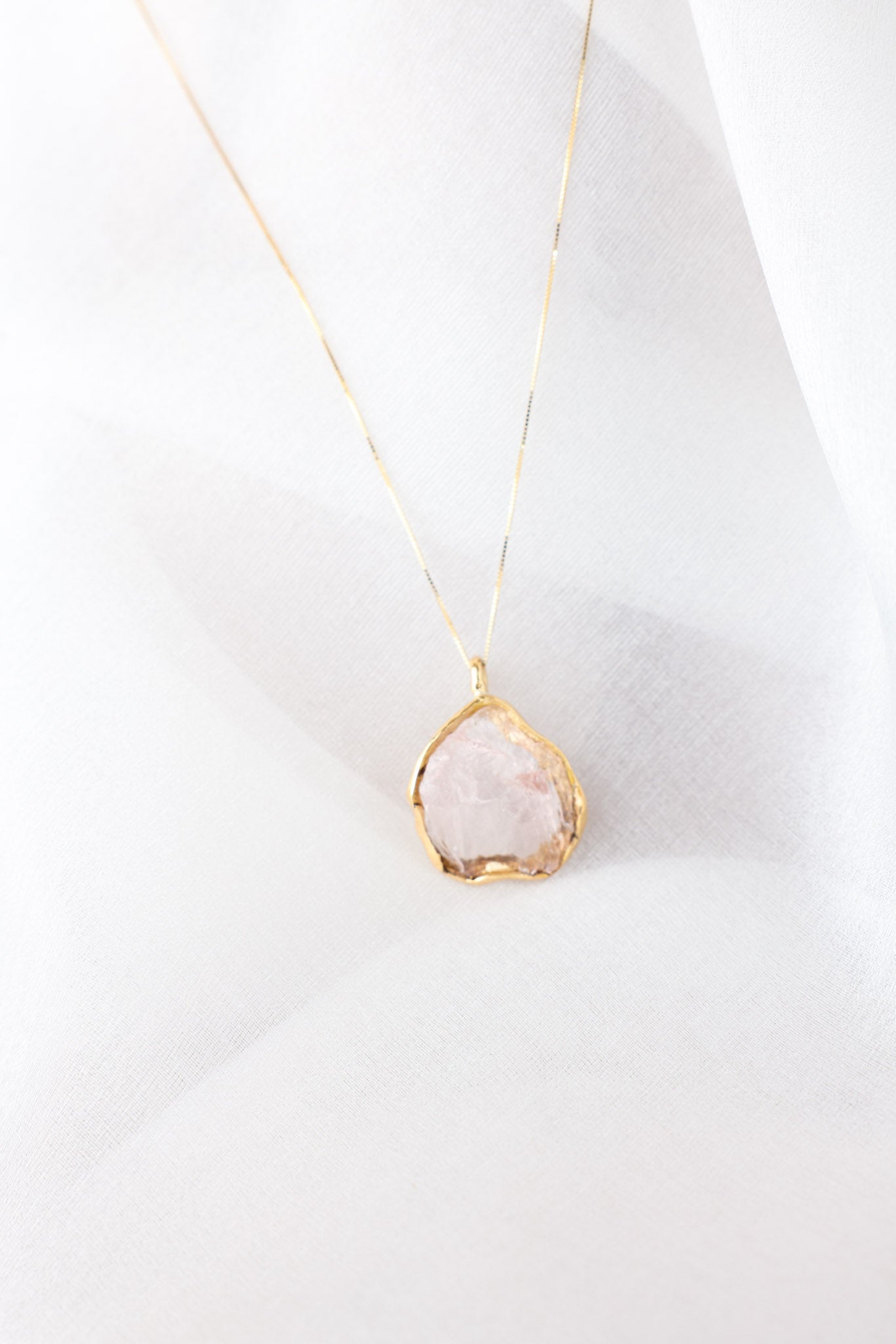 Seraphina – Clear Quartz 18k Gold Pendant