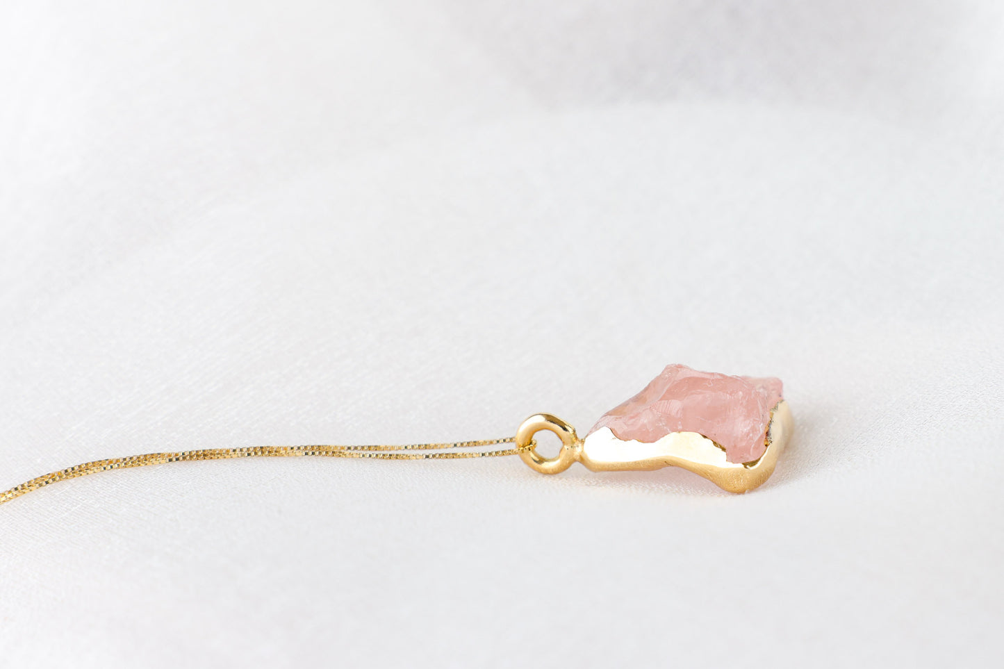 Alora – Pink Quartz 18k Gold Pendant