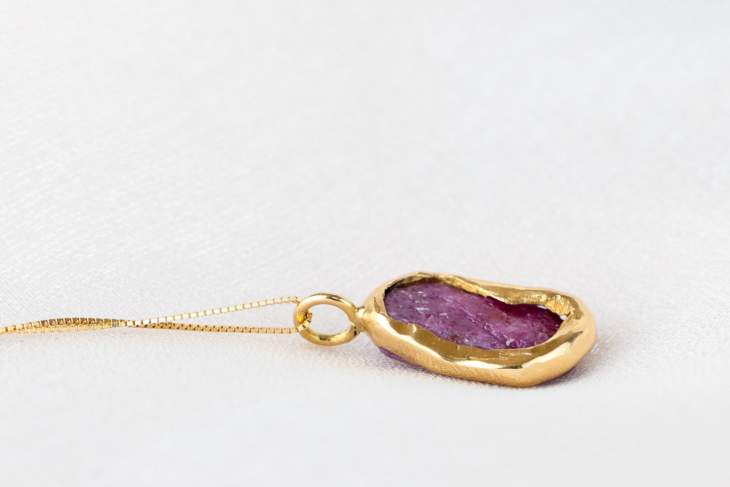 Amara – Ruby 18k Gold Pendant