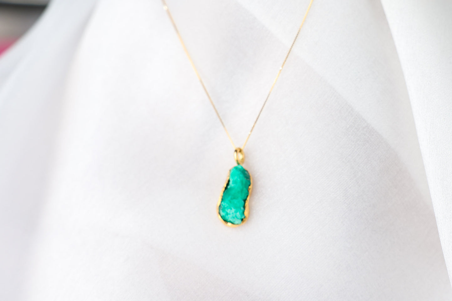 Corazón de Monte – Emerald 18k Gold Pendant