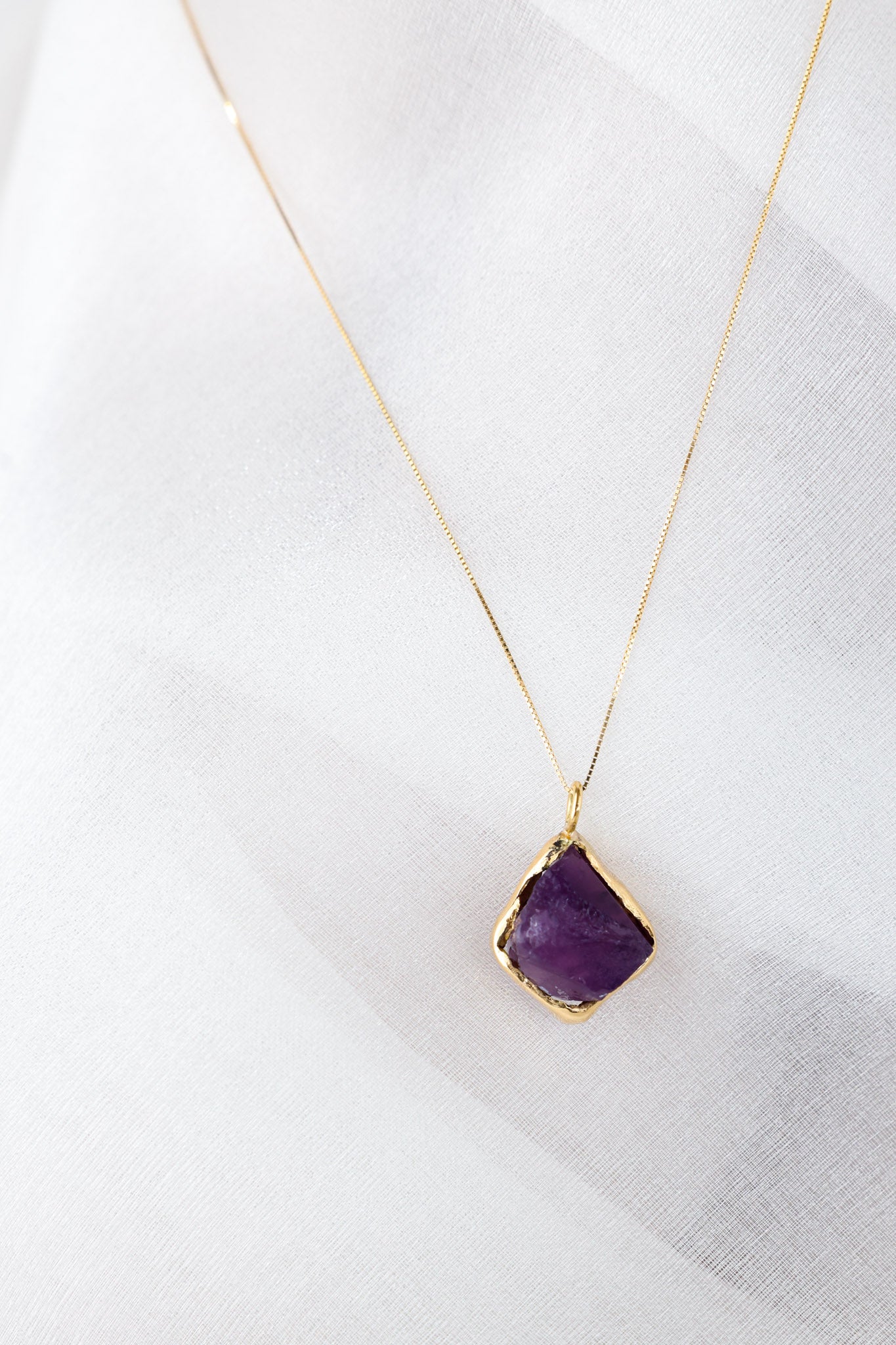 Lunara – Amethyst 18k Gold Pendant