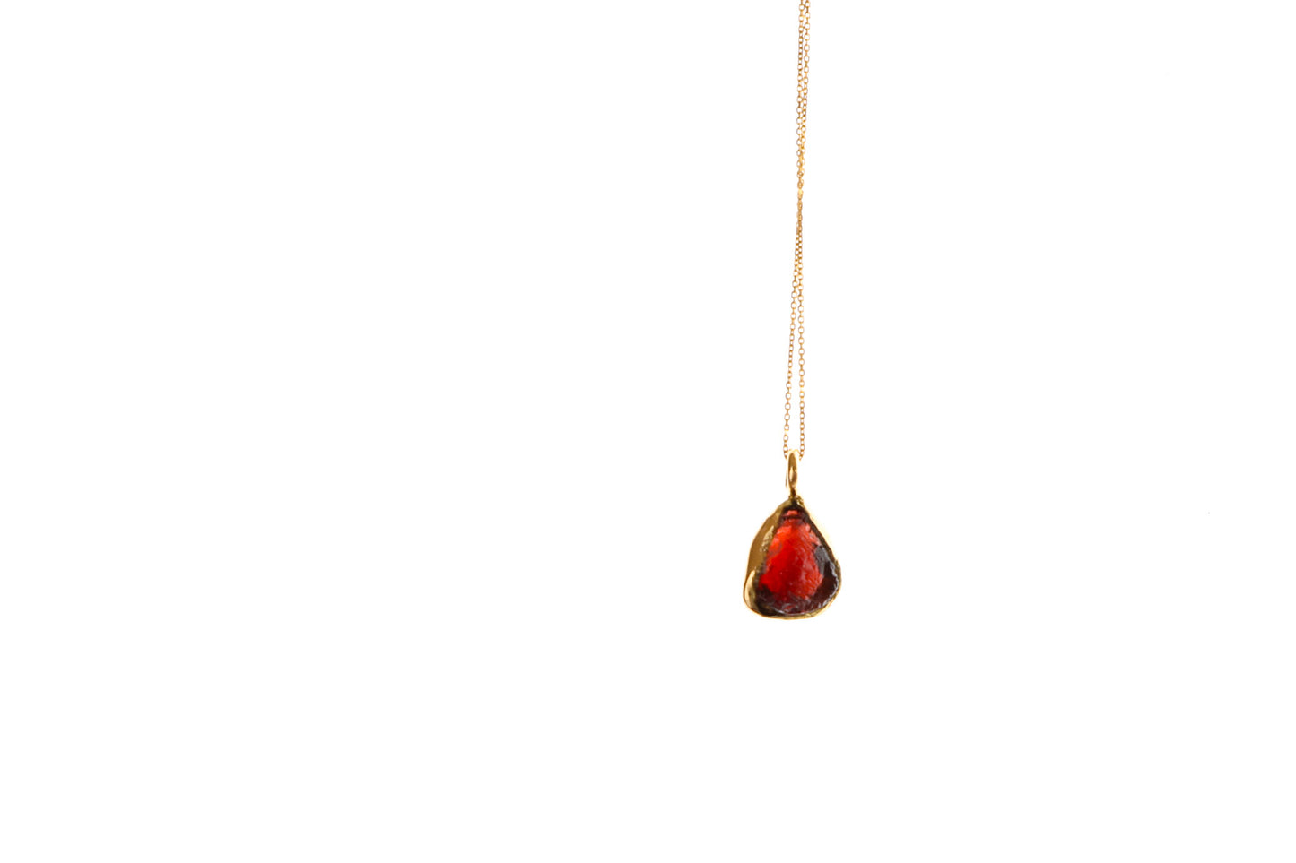 Noctura – Garnet 18k Gold Pendant