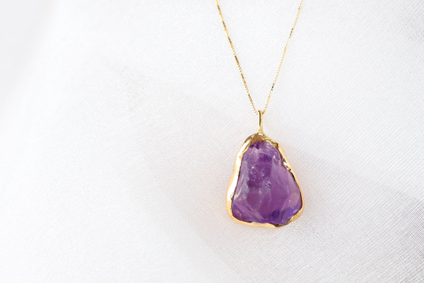 Selene – Amethyst 18k Gold Pendant