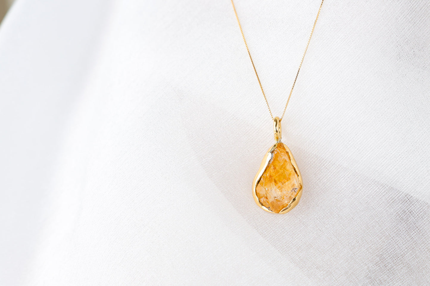 Soléa – Citrine 18k Gold Pendant